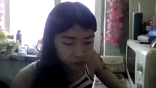 Snapshot of CarlyJoy chatting on 04/27/26, 11:52 CarlyJoy online show from 04/27/26, 11:52