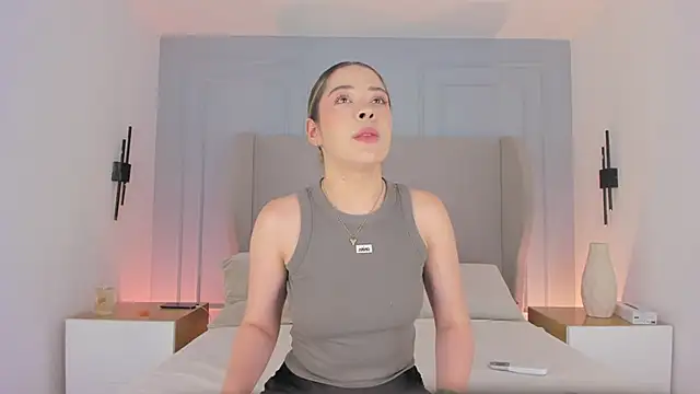 chloe d online show from 06/15/26, 03:58