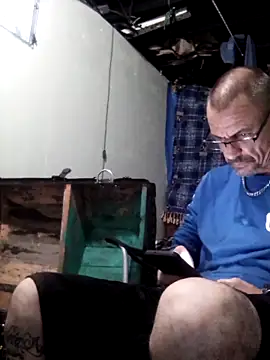 Snapshot of deepstroker42071 chatting on 10/05/25, 09:45 deepstroker42071 online show from 10/05/25, 09:45