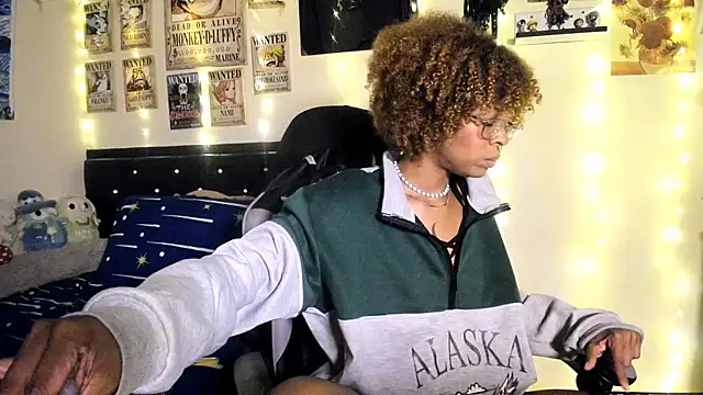 Snapshot of Cristal_Jonas@xh chatting on 10/23/25, 04:56 Cristal Jonasxh online show from 10/23/25, 04:56