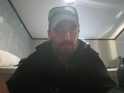 Snapshot of Bi_curious86 chatting on 11/08/25, 06:51 Bi curious86 online show from 11/08/25, 06:51