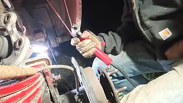 Snapshot of Bi_curious86 chatting on 11/15/25, 01:58 Bi curious86 online show from 11/15/25, 01:58