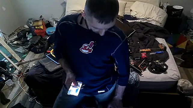 Snapshot of Bi_curious86 chatting on 11/24/25, 03:50 Bi curious86 online show from 11/24/25, 03:50