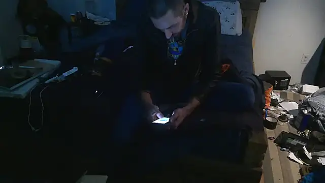 Snapshot of Bi_curious86 chatting on 01/17/26, 03:55 Bi curious86 online show from 01/17/26, 03:55