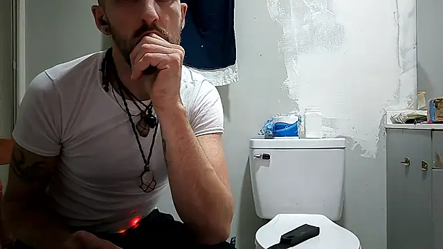 Snapshot of Bi_curious86 chatting on 02/05/26, 04:39 Bi curious86 online show from 02/05/26, 04:39