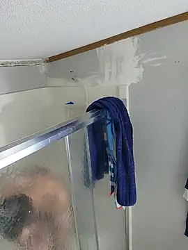 Snapshot of Bi_curious86 chatting on 02/25/26, 06:50 Bi curious86 online show from 02/25/26, 06:50