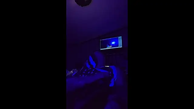 Snapshot of Bi_curious86 chatting on 02/27/26, 06:02 Bi curious86 online show from 02/27/26, 06:02