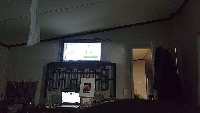 Snapshot of Bi_curious86 chatting on 03/02/26, 12:13 Bi curious86 online show from 03/02/26, 12:13