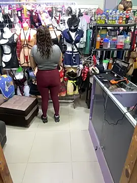 ROSALIALUCY online show from 10/07/25, 11:51