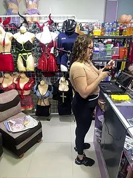 ROSALIALUCY online show from 05/03/26, 11:49