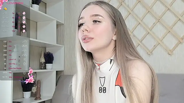 Snapshot of AutoBaby chatting on 02/25/25, 09:20 AutoBaby online show from 02/25/25, 09:20