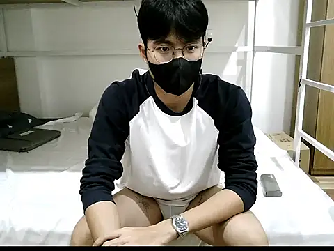 Gwencloudy online show from 11/01/25, 04:20