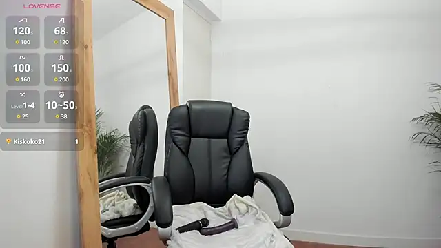 sofiah  online show from 03/19/25, 05:06