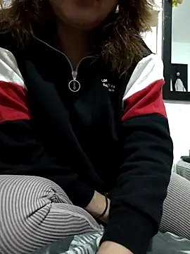 Snapshot of sweetcolibri chatting on 02/17/25, 09:52 sweetcolibri online show from 02/17/25, 09:52