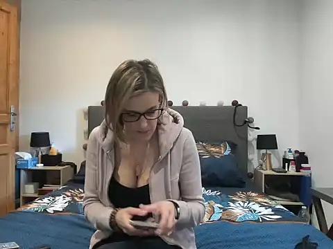 Snapshot of Madame_Callie chatting on 04/07/26, 12:38 Madame Callie online show from 04/07/26, 12:38