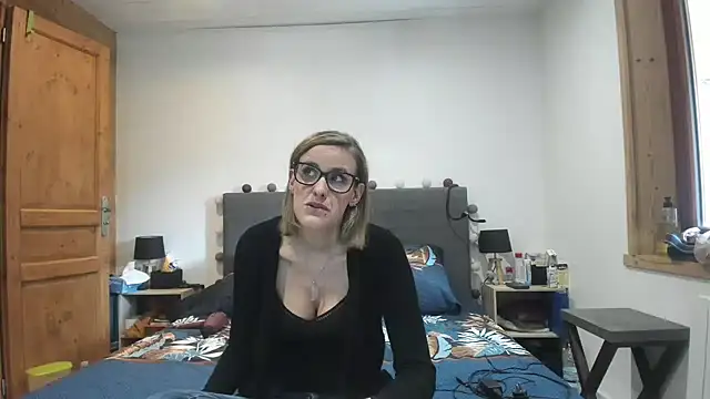 Snapshot of Madame_Callie chatting on 05/14/26, 01:29 Madame Callie online show from 05/14/26, 01:29
