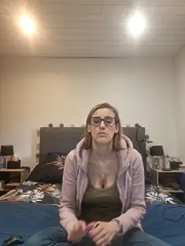 Snapshot of Madame_Callie chatting on 05/17/26, 05:53 Madame Callie online show from 05/17/26, 05:53