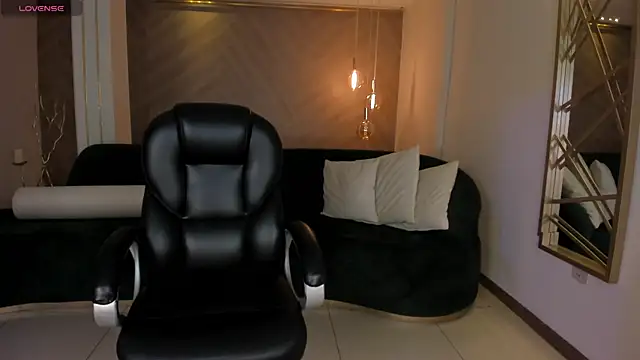 AlessiaCorleone  online show from 10/23/25, 07:23