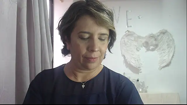 Victoria meester online show from 09/15/25, 07:25