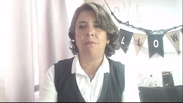 Victoria meester online show from 10/15/25, 08:20