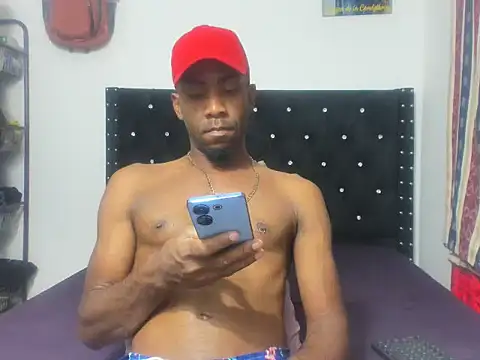 Snapshot of x_Jeiron_20BigCock_x chatting on 03/19/25, 05:08 x Jeiron 20BigCock x online show from 03/19/25, 05:08