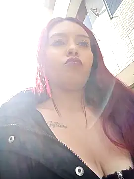 Snapshot of Luciana_and_Neitan chatting on 03/31/26, 08:31 Luciana and Neitan online show from 03/31/26, 08:31