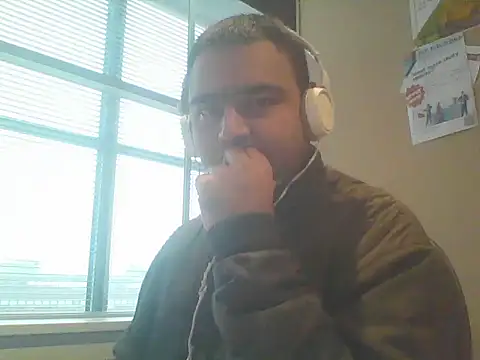 Snapshot of JohnBond009 chatting on 01/20/25, 01:00 JohnBond009 online show from 01/20/25, 01:00