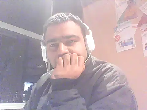 Snapshot of JohnBond009 chatting on 01/28/25, 05:56 JohnBond009 online show from 01/28/25, 05:56