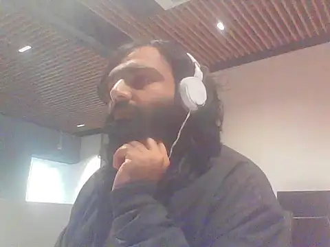 Snapshot of JohnBond009 chatting on 03/20/26, 08:57 JohnBond009 online show from 03/20/26, 08:57