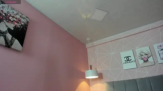 dolly zoe online show from 10/18/25, 10:10