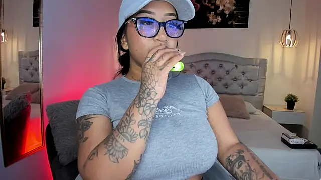 ayshel   online show from 03/20/25, 04:18