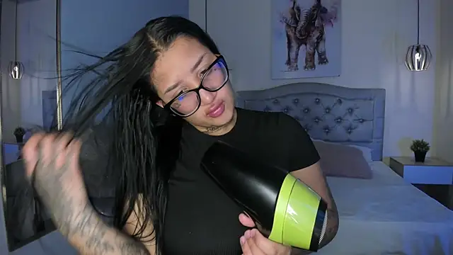 ayshel   online show from 10/24/25, 09:11