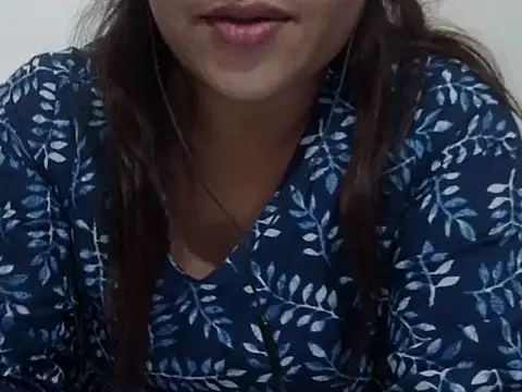 Snapshot of shekira99 chatting on 12/22/25, 08:06 shekira99 online show from 12/22/25, 08:06