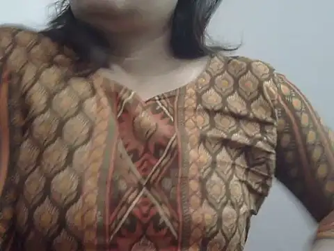 Snapshot of shekira99 chatting on 01/19/26, 02:04 shekira99 online show from 01/19/26, 02:04