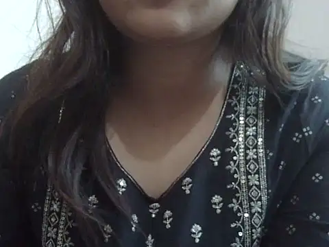 Snapshot of shekira99 chatting on 02/13/26, 05:03 shekira99 online show from 02/13/26, 05:03