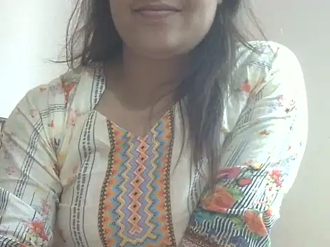 Snapshot of shekira99 chatting on 02/16/26, 04:08 shekira99 online show from 02/16/26, 04:08