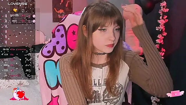 Snapshot of AliceLanley chatting on 12/03/24, 11:22 AliceLanley online show from 12/03/24, 11:22