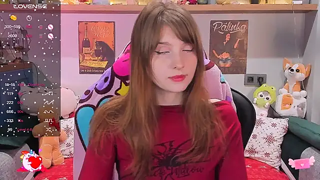 Snapshot of AliceLanley chatting on 12/27/24, 12:23 AliceLanley online show from 12/27/24, 12:23