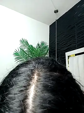 Snapshot of lucia_vonne_ chatting on 02/08/25, 12:17 lucia vonne online show from 02/08/25, 12:17