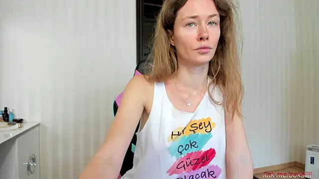 Snapshot of ooksiiii chatting on 09/18/25, 01:02 ooksiiii online show from 09/18/25, 01:02