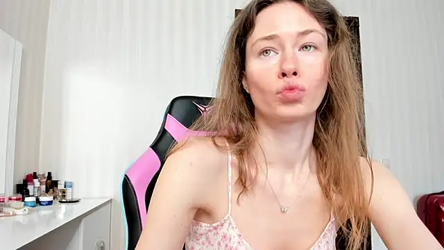 Snapshot of ooksiiii chatting on 04/11/26, 11:47 ooksiiii online show from 04/11/26, 11:47