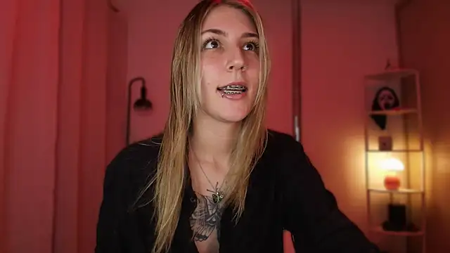 Snapshot of Dakotaa_ chatting on 01/12/26, 02:39 Dakotaa online show from 01/12/26, 02:39