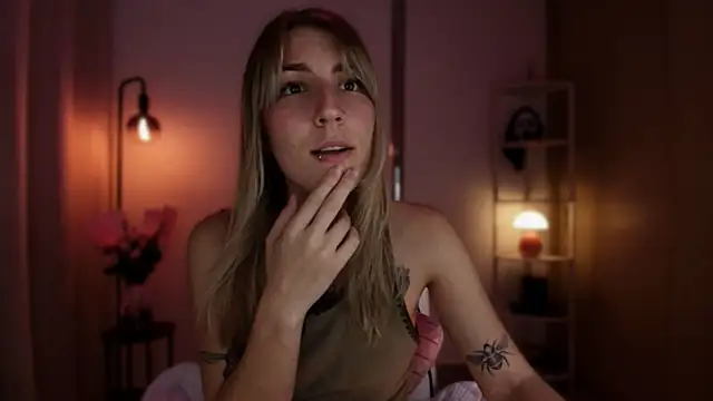 Snapshot of Dakotaa_ chatting on 02/16/26, 12:07 Dakotaa online show from 02/16/26, 12:07