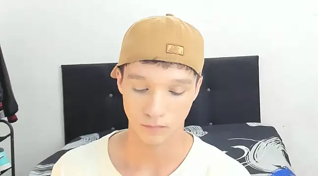 Snapshot of angelcortes chatting on 01/16/25, 05:55 angelcortes online show from 01/16/25, 05:55