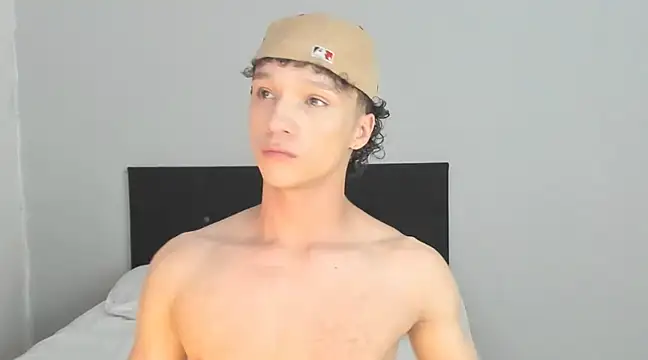 Snapshot of angelcortes chatting on 03/07/25, 10:56 angelcortes online show from 03/07/25, 10:56