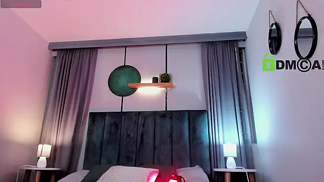 CoralineRicce  online show from 11/04/25, 09:58