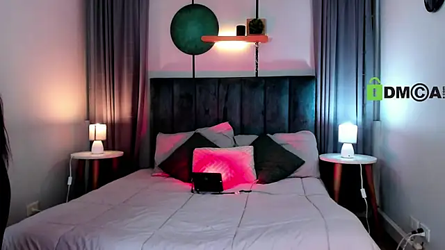 CoralineRicce  online show from 11/05/25, 09:59