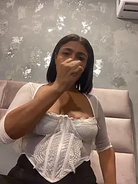 Snapshot of _Gretta chatting on 11/15/25, 06:59 Gretta online show from 11/15/25, 06:59