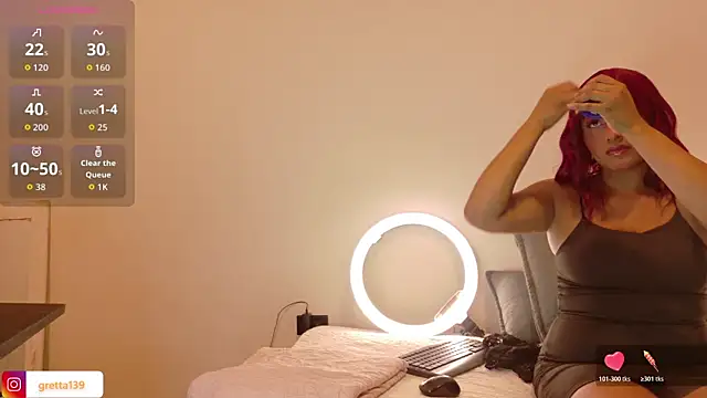 Snapshot of _Gretta chatting on 11/17/25, 08:03 Gretta online show from 11/17/25, 08:03