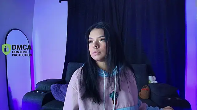 yungelitamor  online show from 05/13/26, 05:27